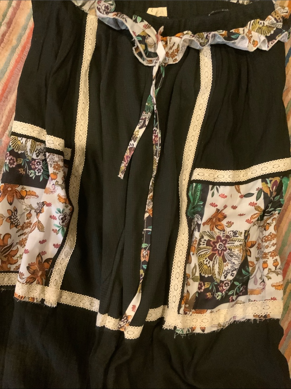 POL Patchwork Ruff Pants Size L Multicolor - Picture 4 of 9